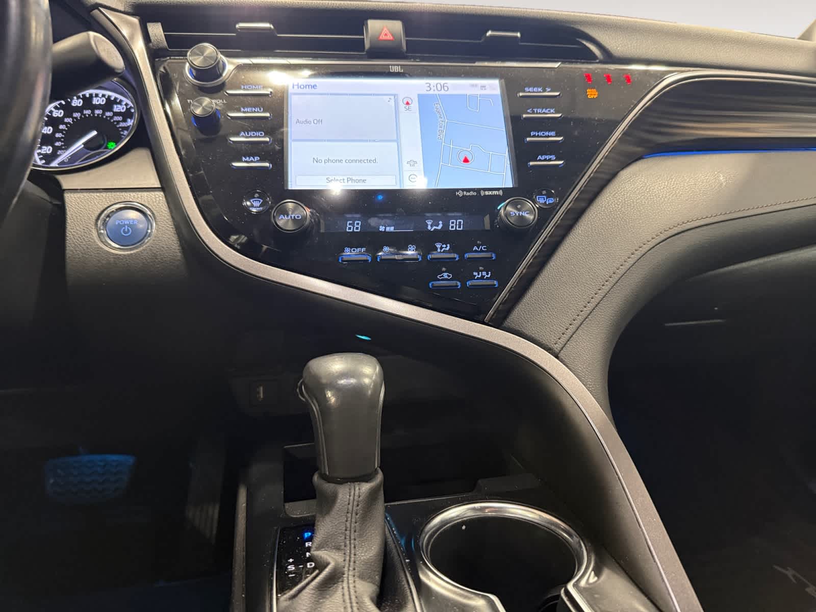 2020 Toyota Camry Hybrid XLE