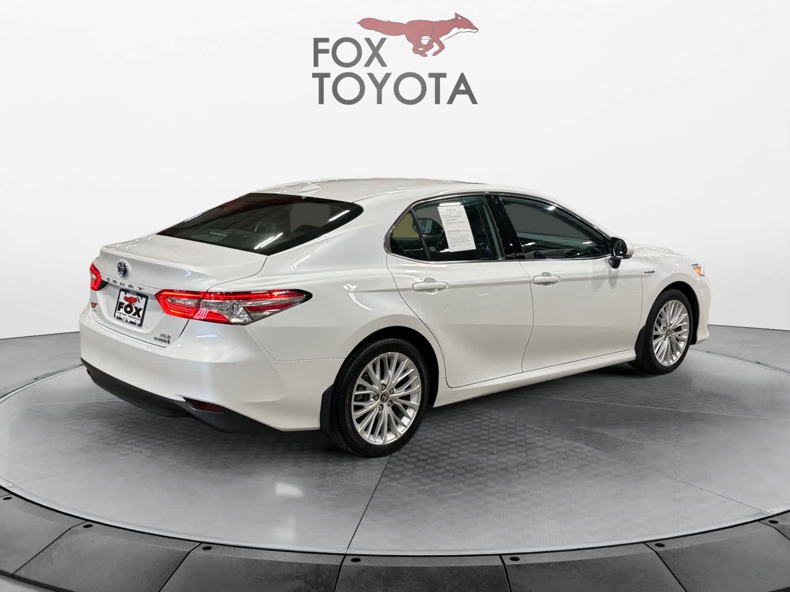2020 Toyota Camry Hybrid XLE