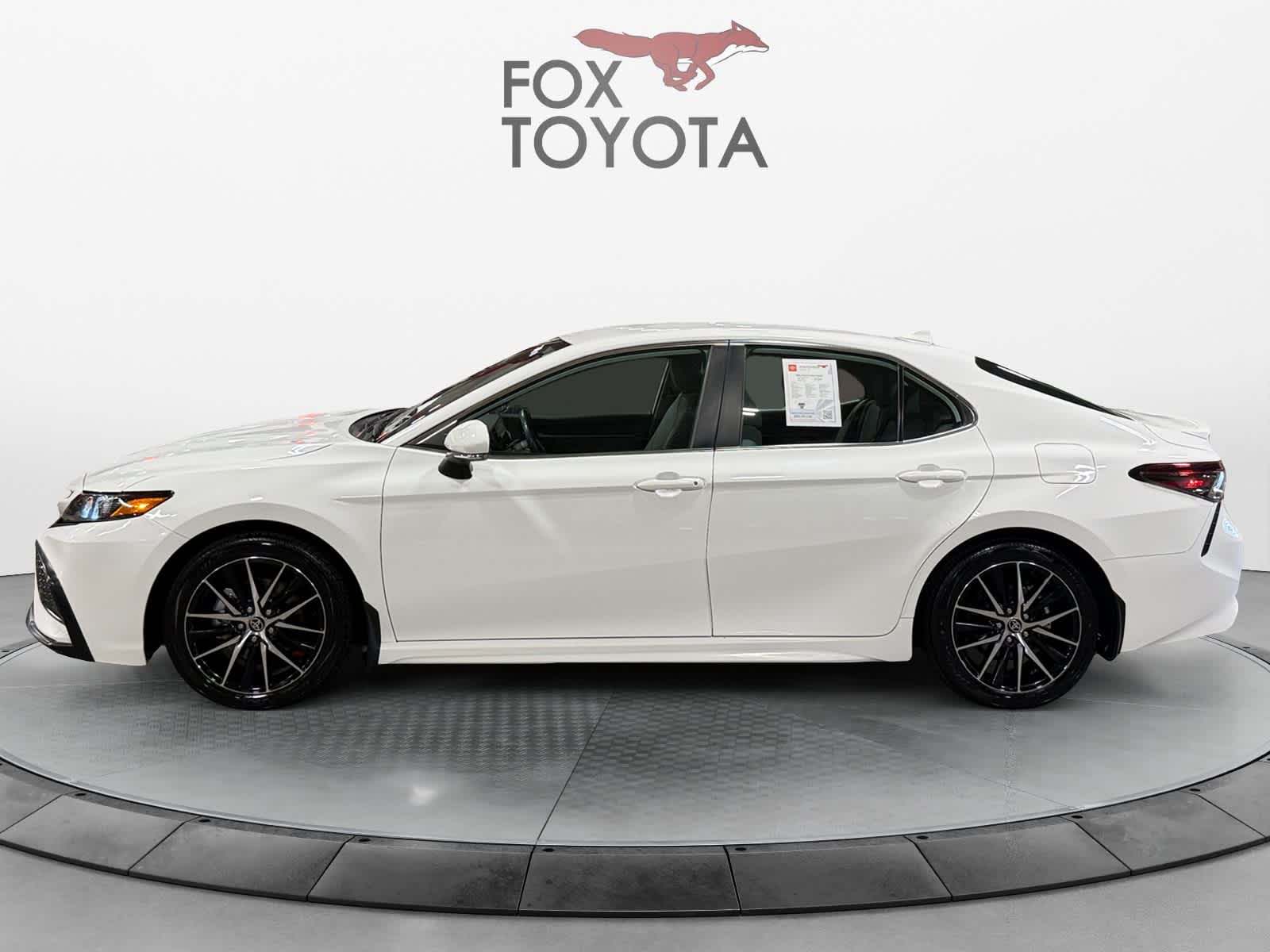 2024 Toyota Camry Hybrid SE