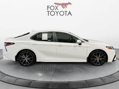 2024 Toyota Camry Hybrid SE