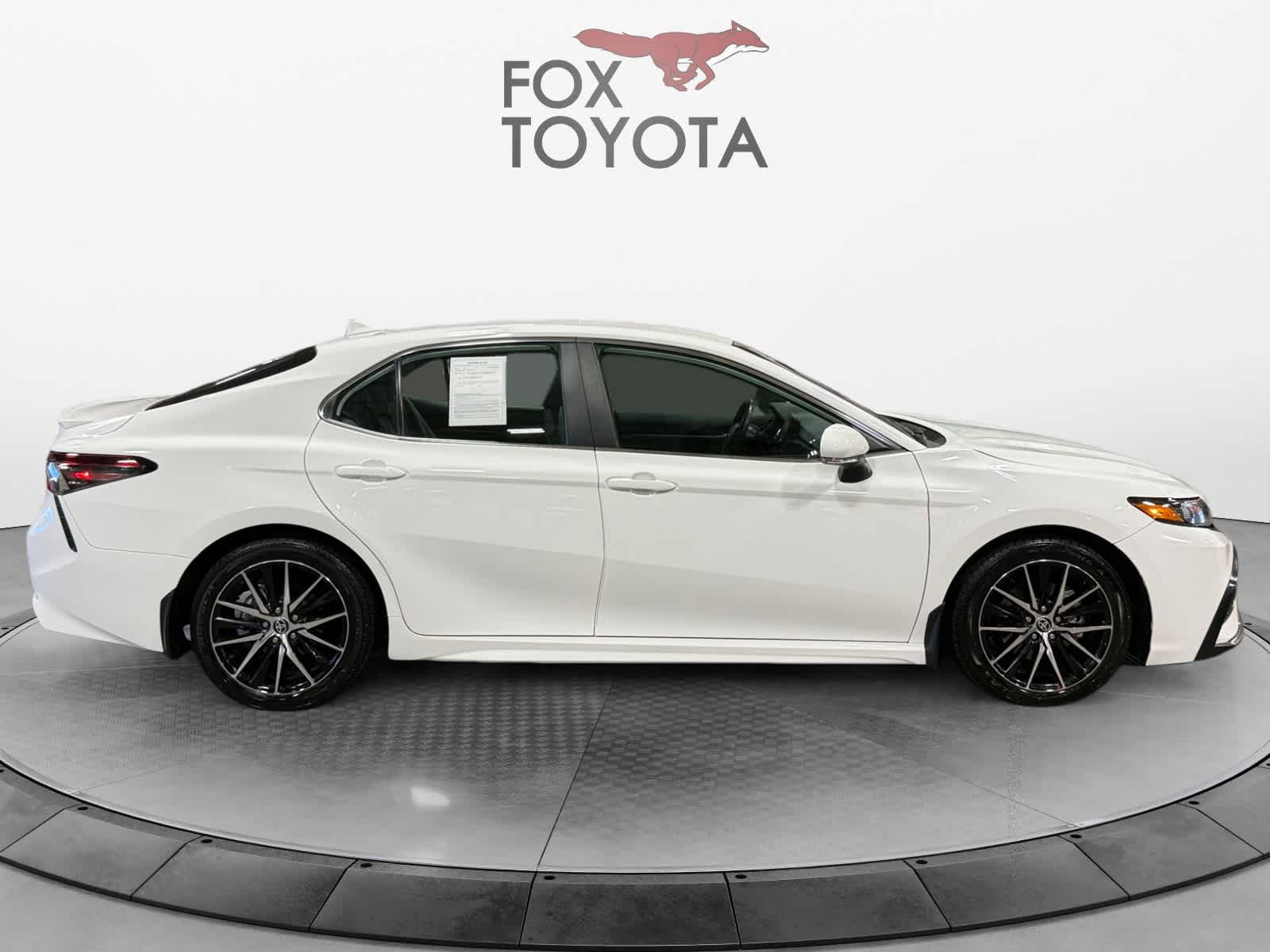 2024 Toyota Camry Hybrid SE