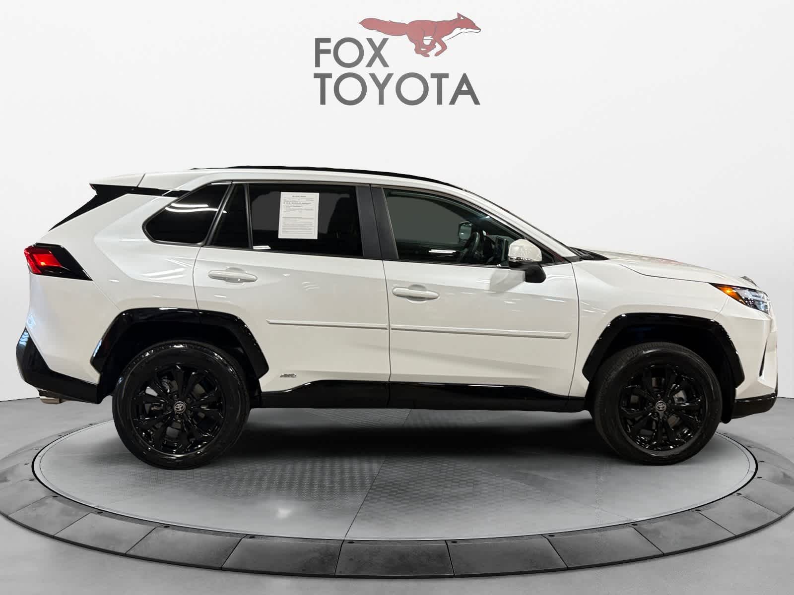 2025 Toyota RAV4 Hybrid SE