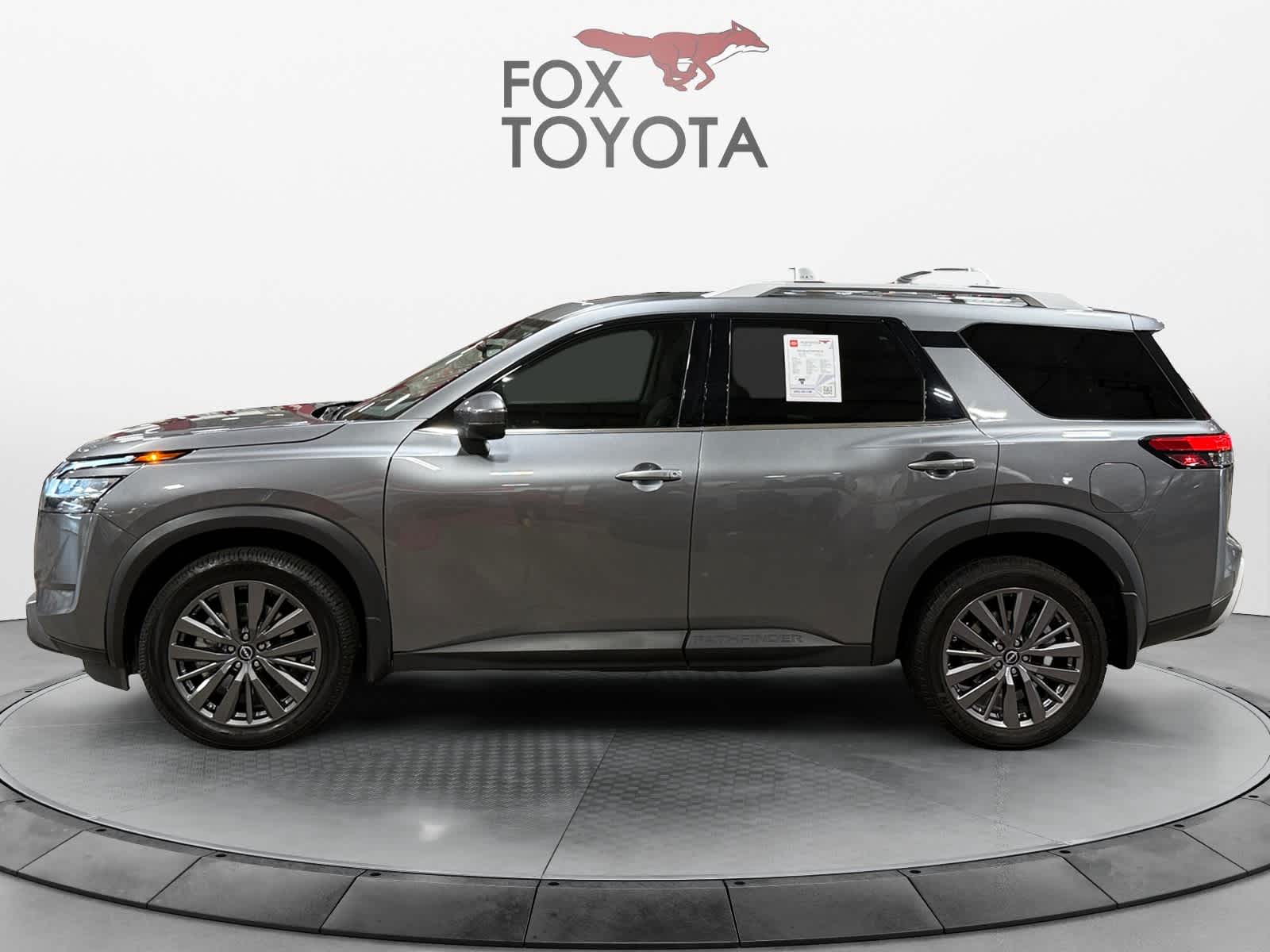 2023 Nissan Pathfinder SL