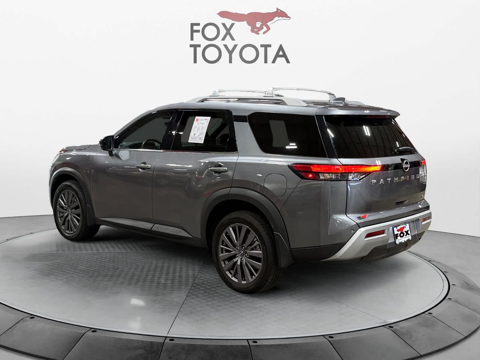 2023 Nissan Pathfinder SL