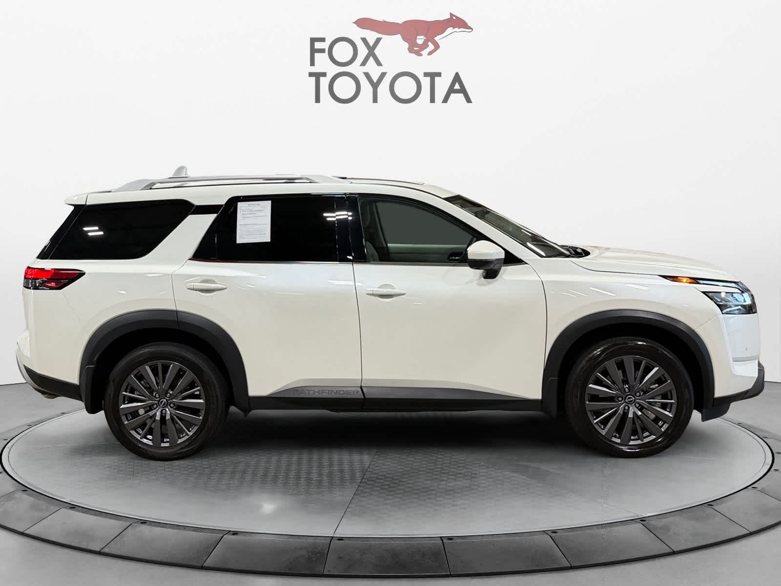 2024 Nissan Pathfinder SL