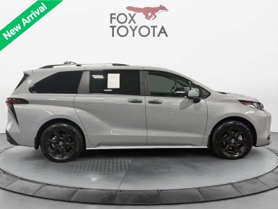 2025 Toyota Sienna Woodland Edition