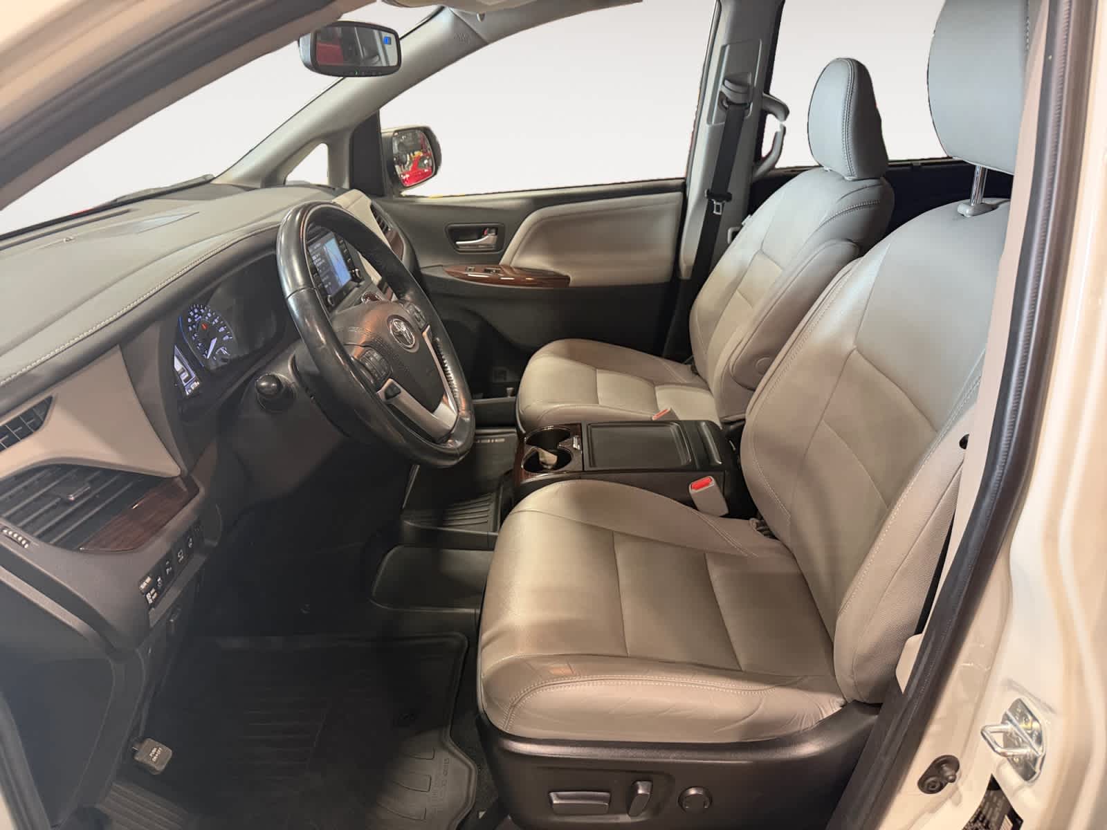 2018 Toyota Sienna Limited Premium
