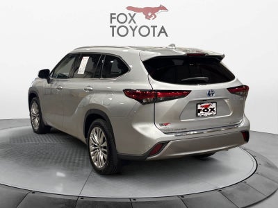 2023 Toyota Highlander Hybrid Platinum