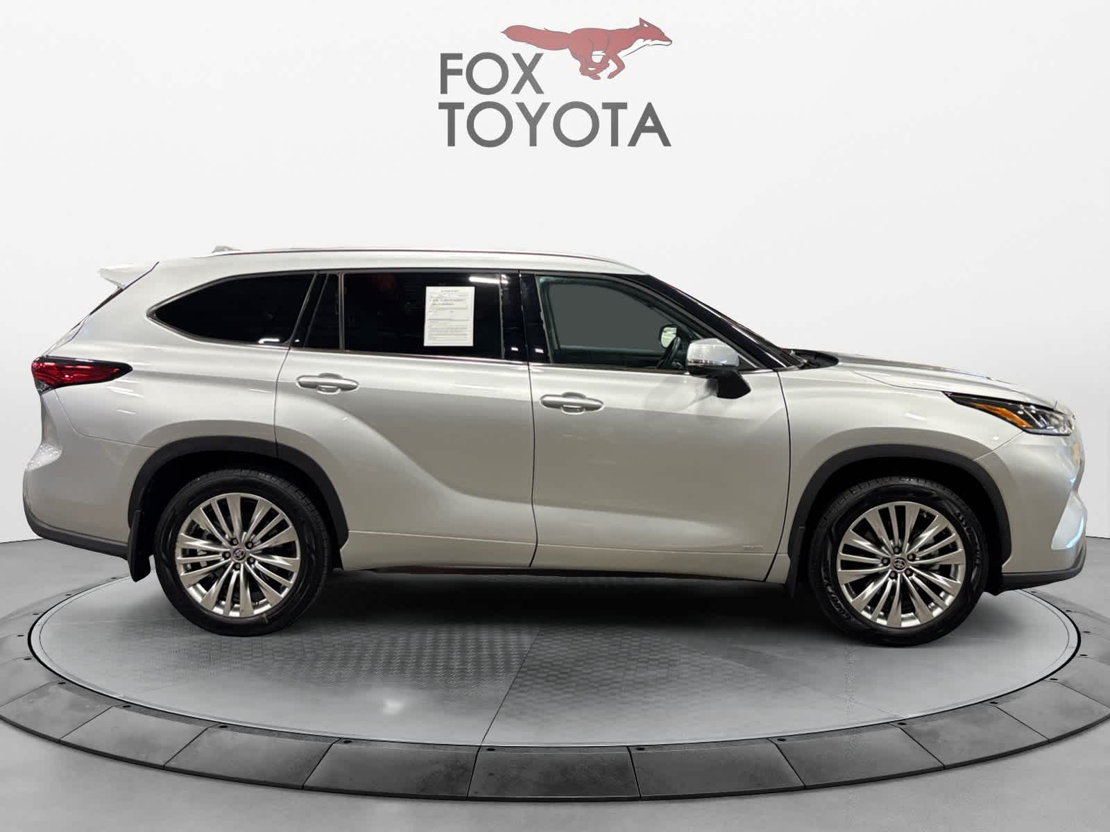 2023 Toyota Highlander Hybrid Platinum