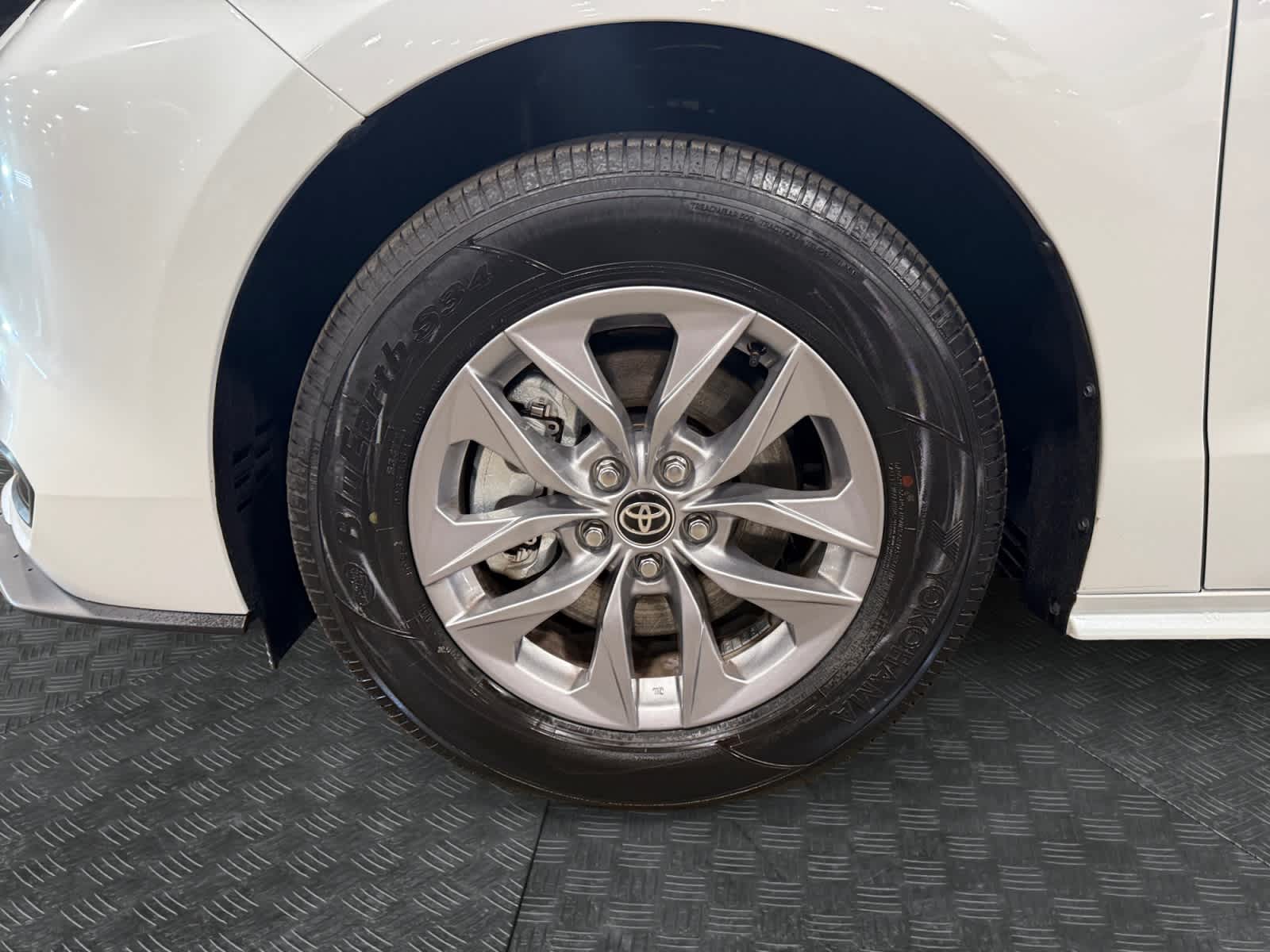 2025 Toyota Sienna XLE