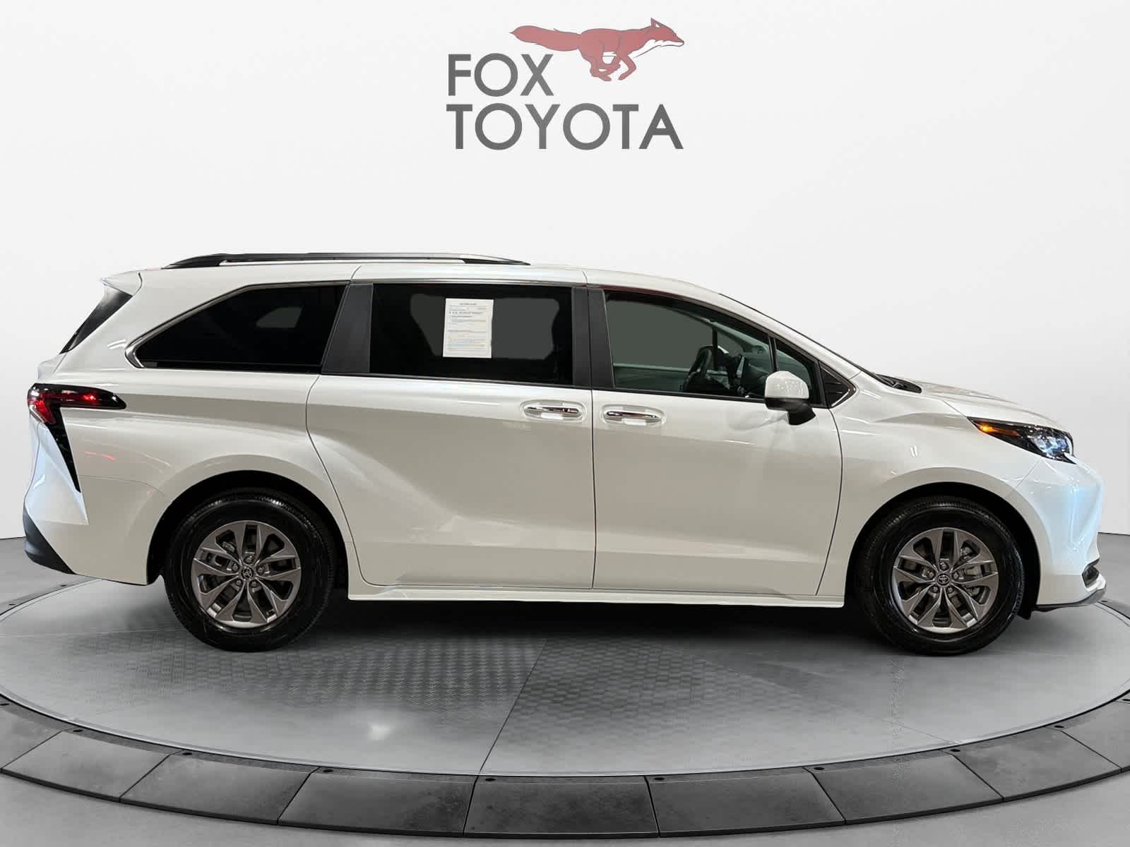 2025 Toyota Sienna XLE