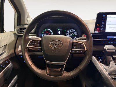 2022 Toyota Sienna XLE