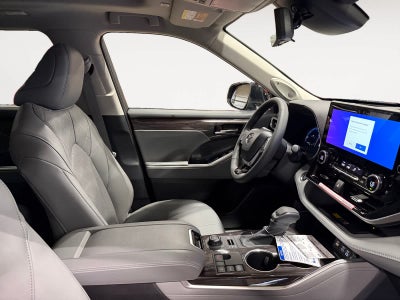 2026 Toyota Highlander Platinum