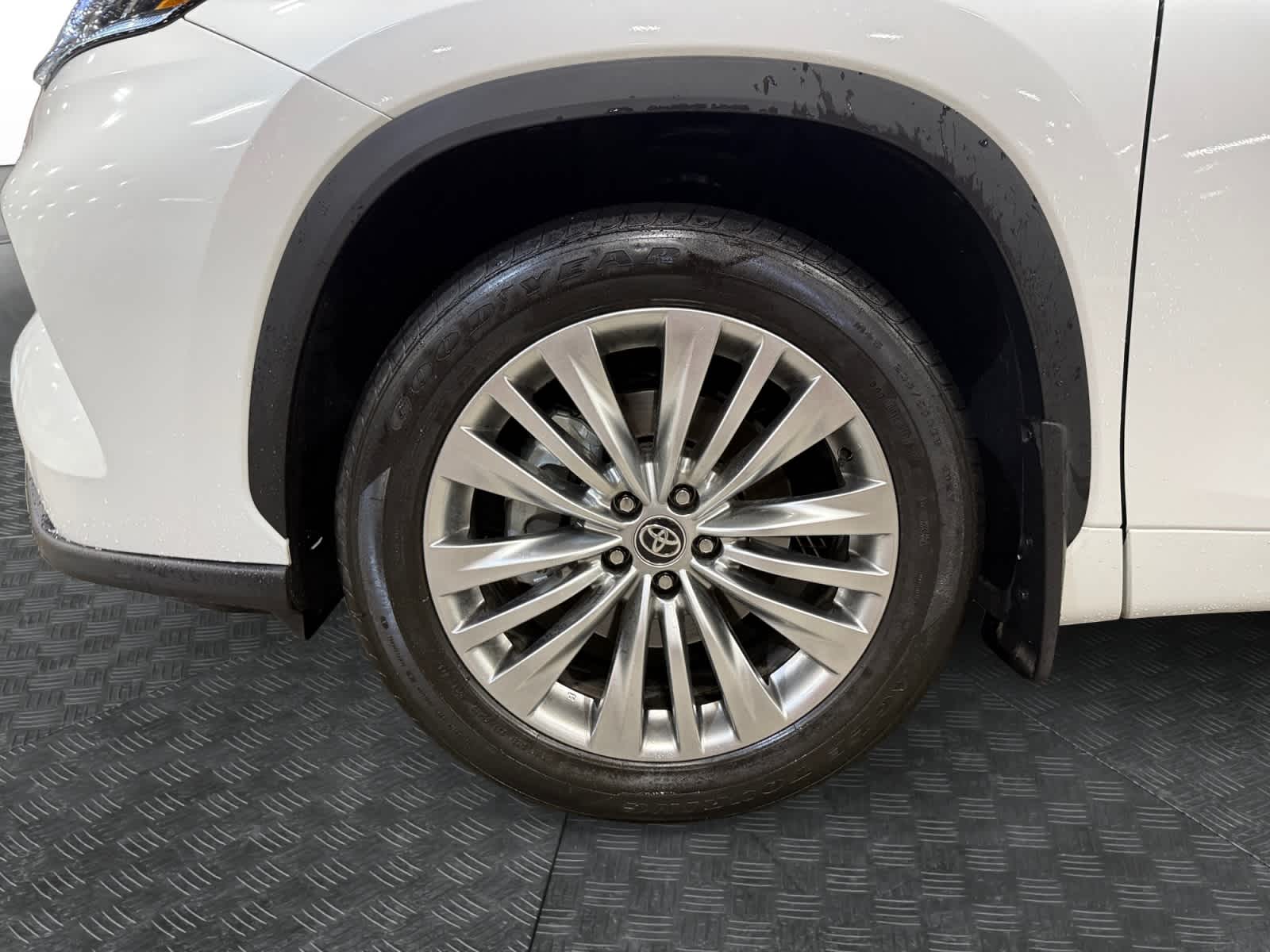 2025 Toyota Highlander Platinum