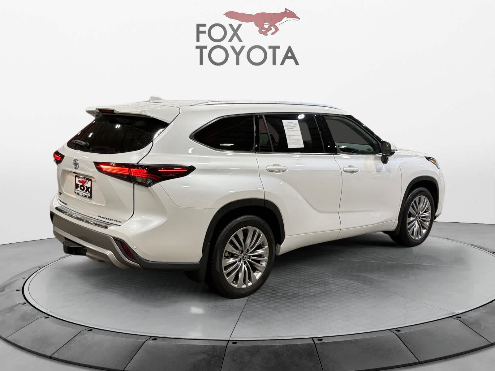 2025 Toyota Highlander Platinum
