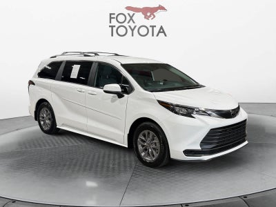 2026 Toyota Sienna LE