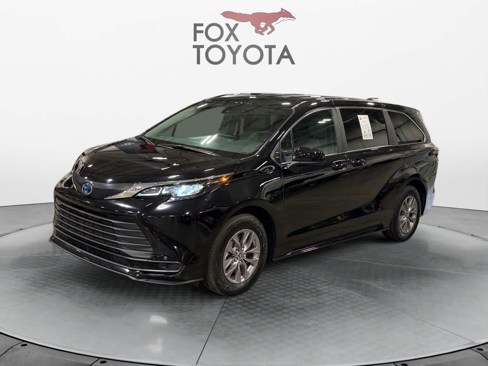 2025 Toyota Sienna LE