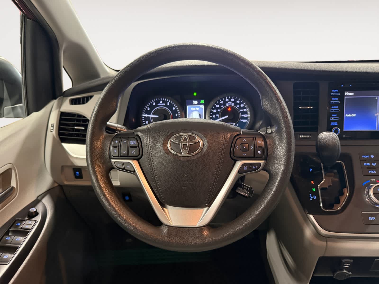 2020 Toyota Sienna LE