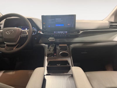 2025 Toyota Sienna XLE