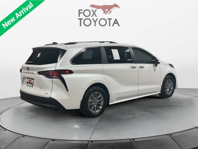2025 Toyota Sienna XLE