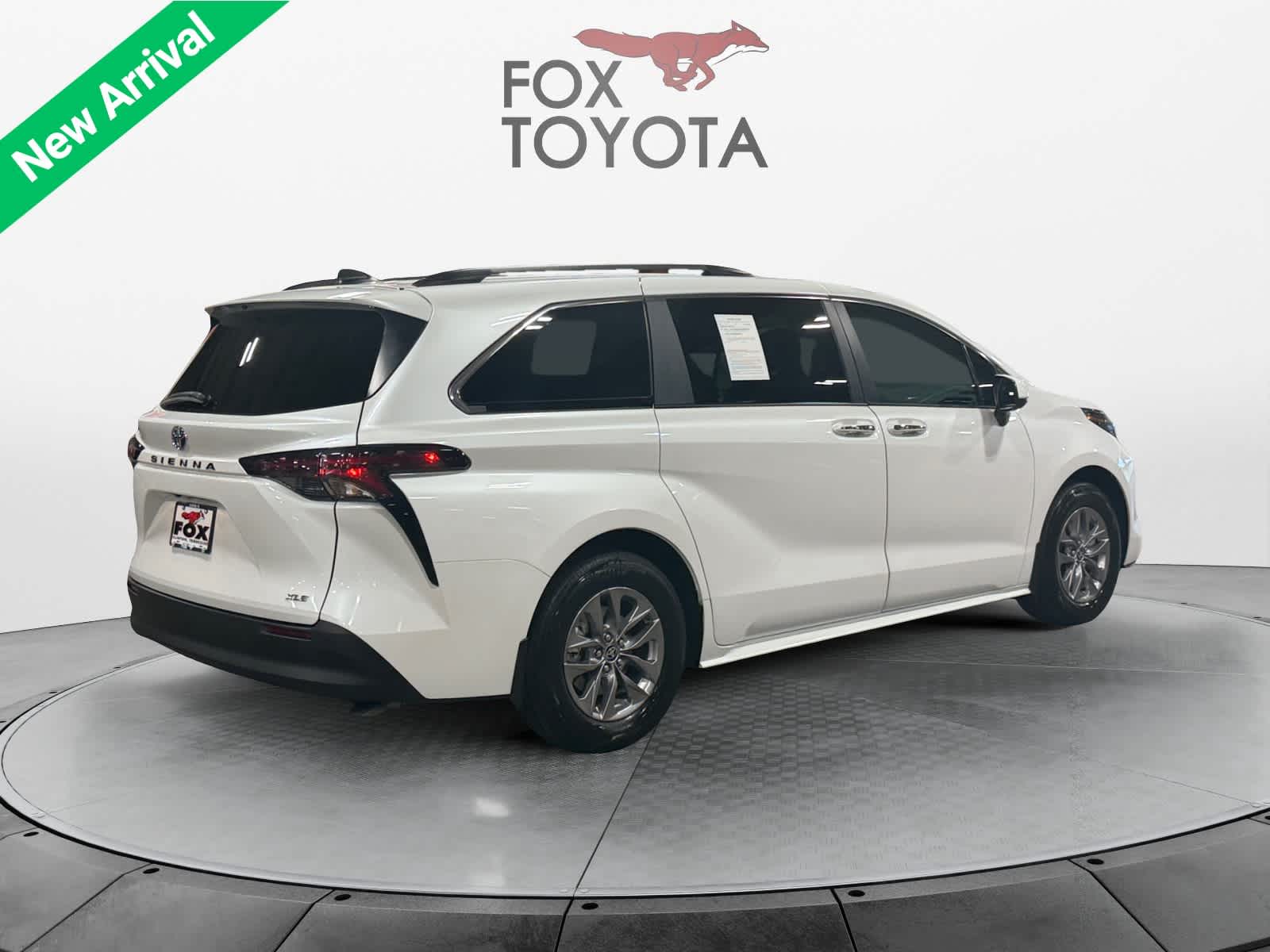 2025 Toyota Sienna XLE