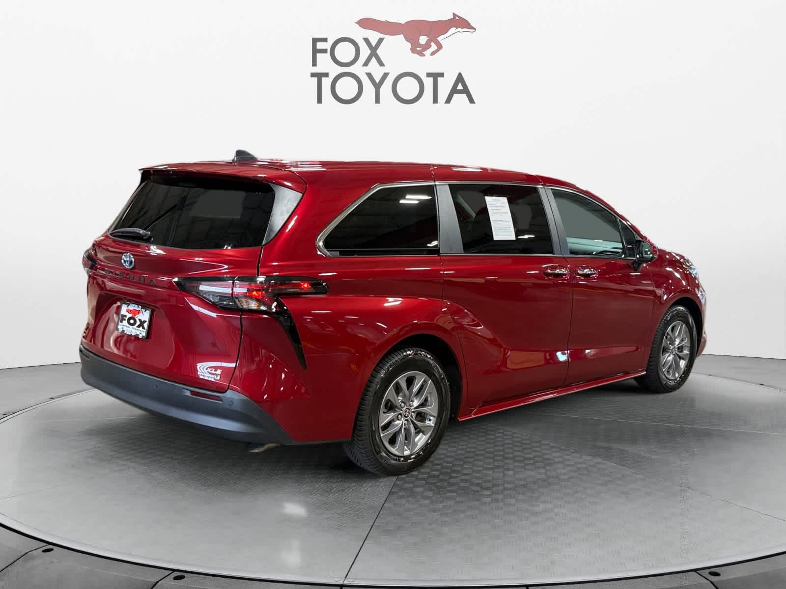 2023 Toyota Sienna XLE