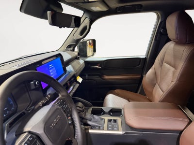 2025 Toyota Land Cruiser 4WD (Natl)