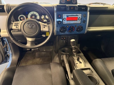 2013 Toyota FJ Cruiser RWD 4dr Auto (Natl)