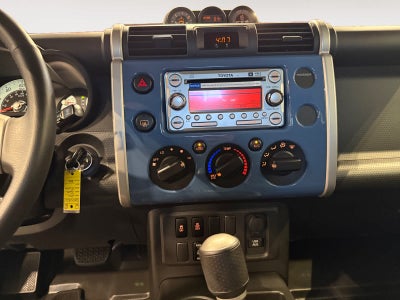 2013 Toyota FJ Cruiser RWD 4dr Auto (Natl)