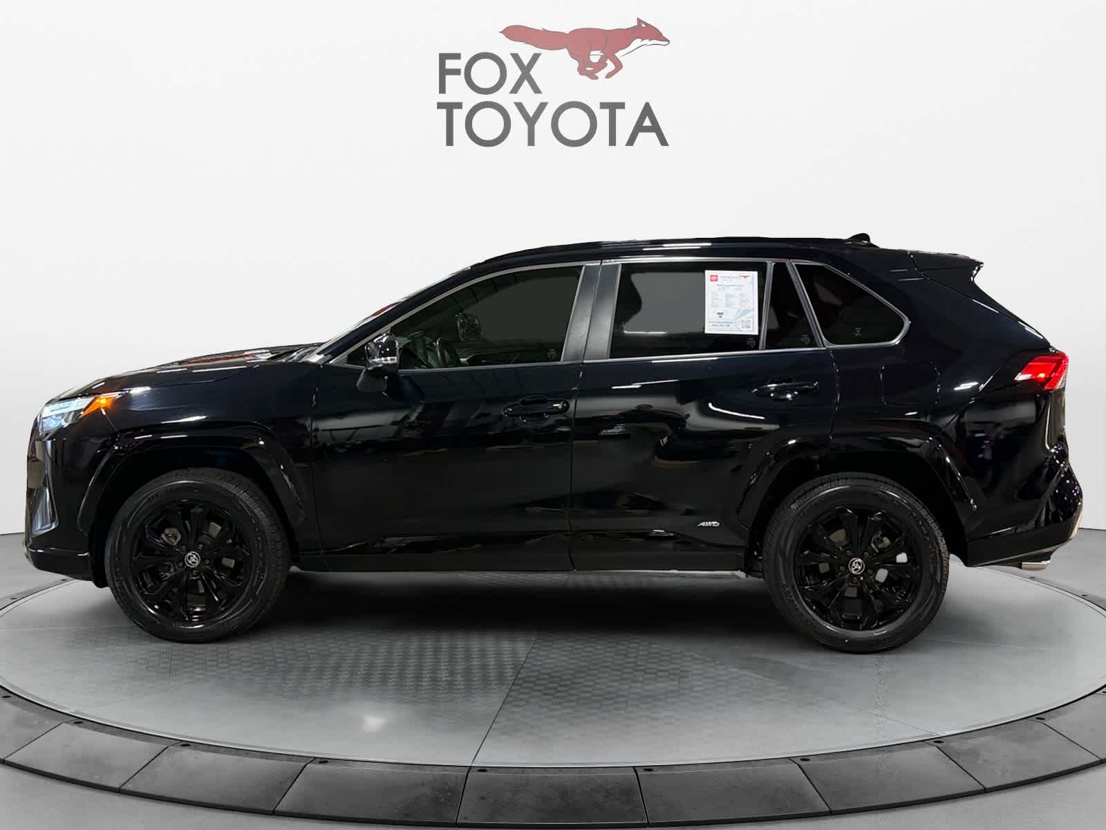 2022 Toyota RAV4 Hybrid SE