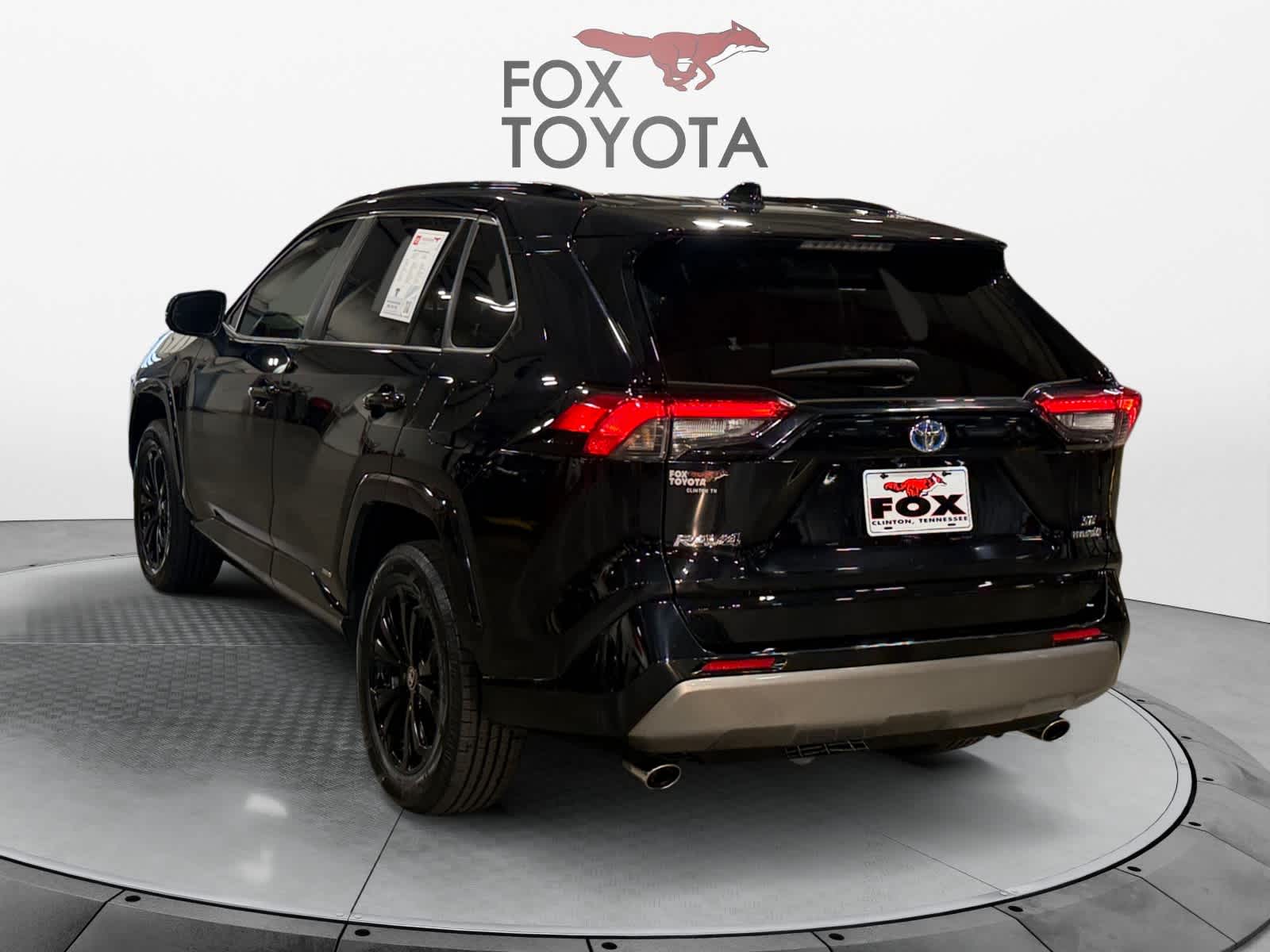 2022 Toyota RAV4 Hybrid SE
