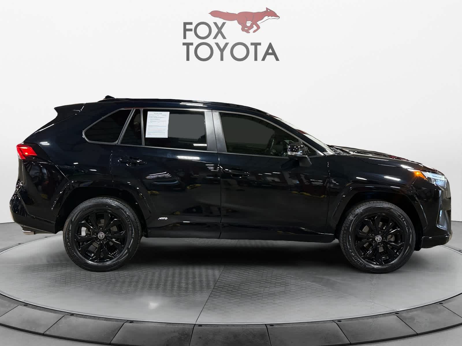 2022 Toyota RAV4 Hybrid SE