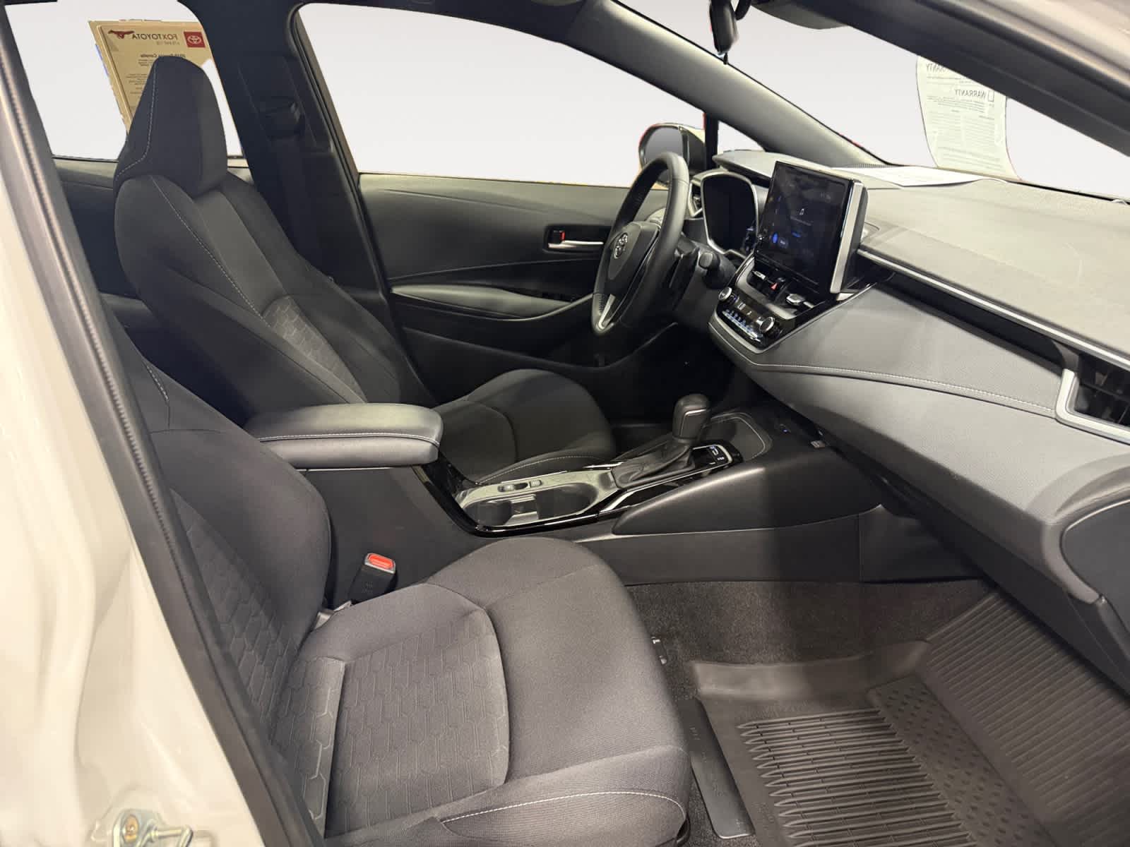 2025 Toyota Corolla Hatchback SE