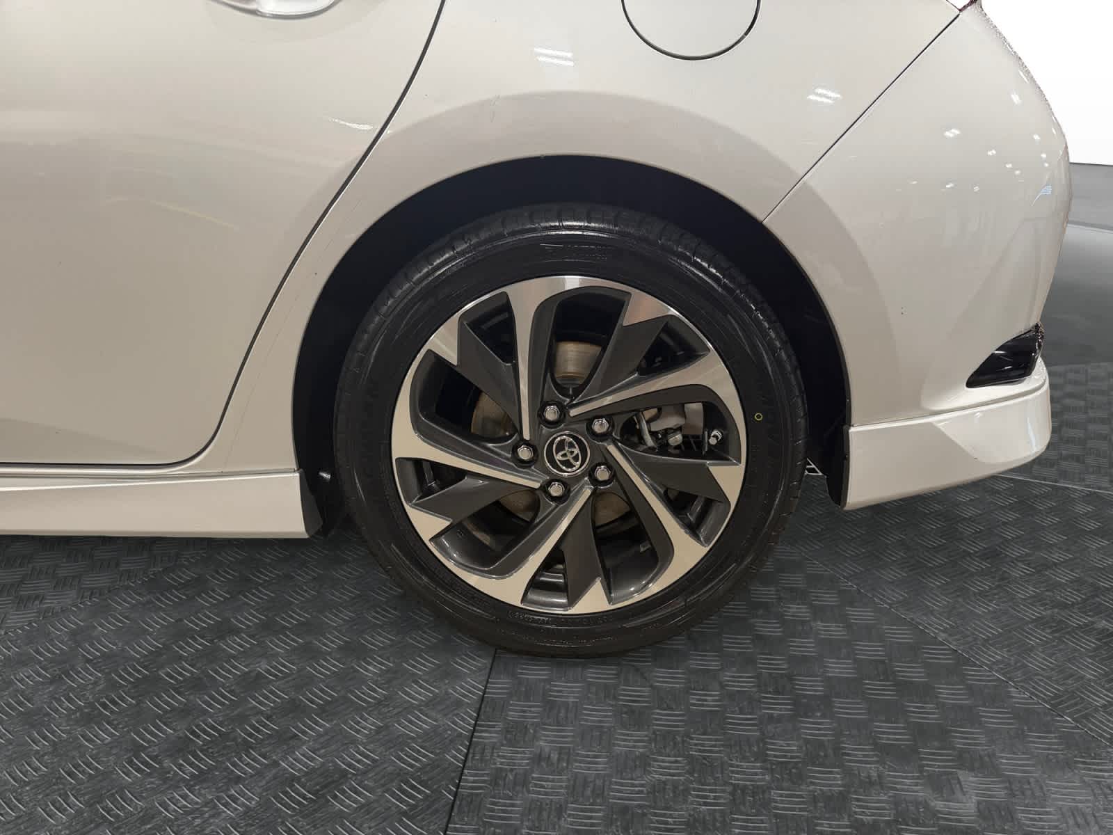 2017 Toyota Corolla iM CVT (Natl)
