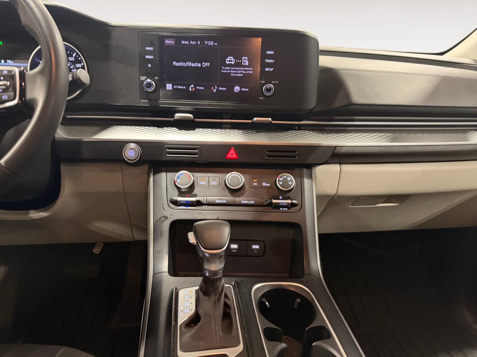 2023 Kia Carnival LX