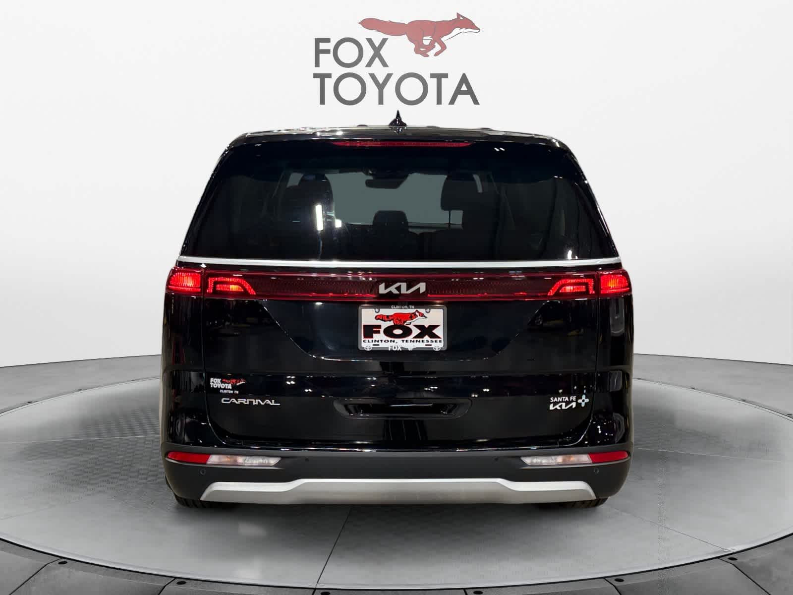 2023 Kia Carnival LX