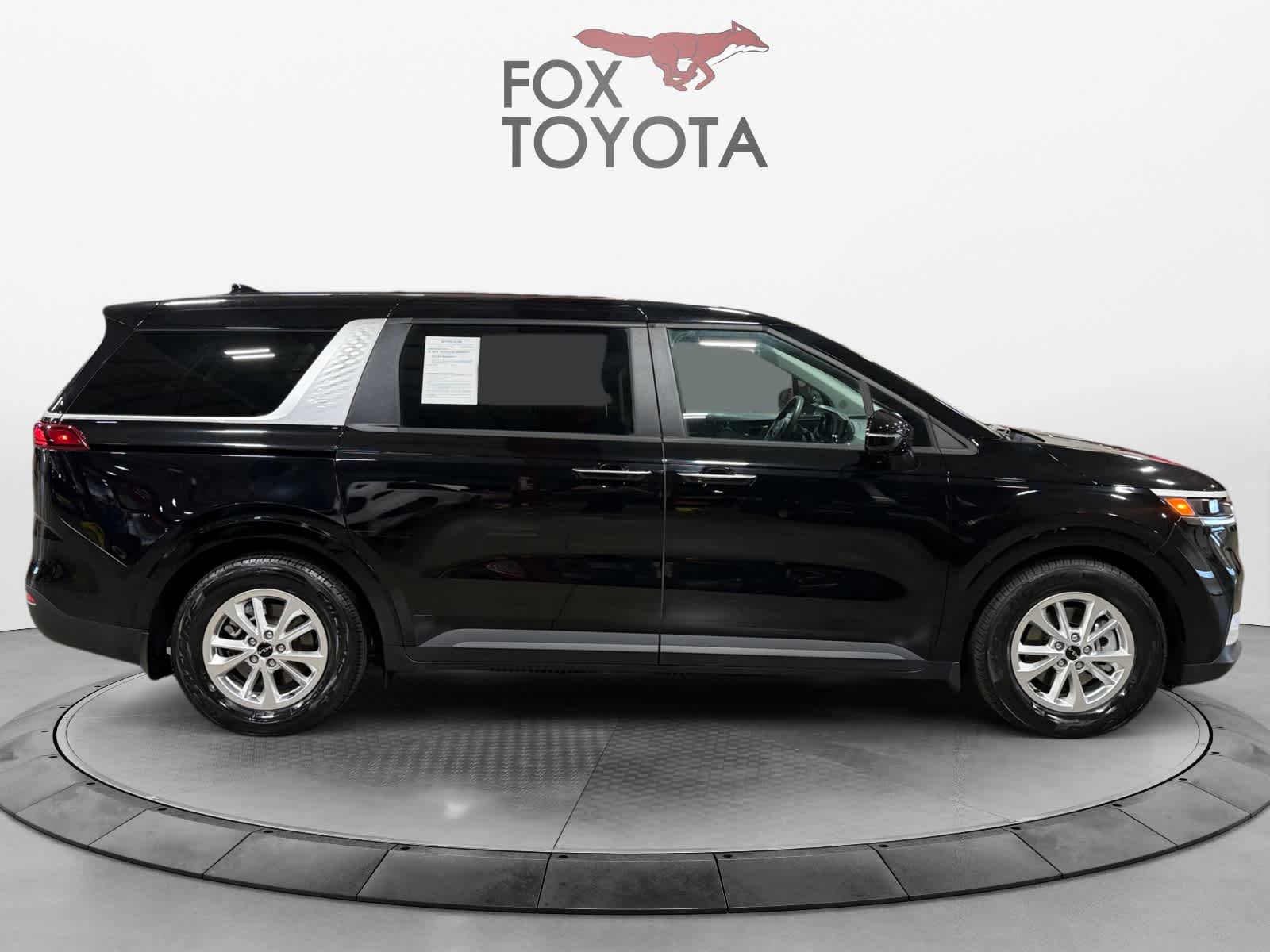 2023 Kia Carnival LX