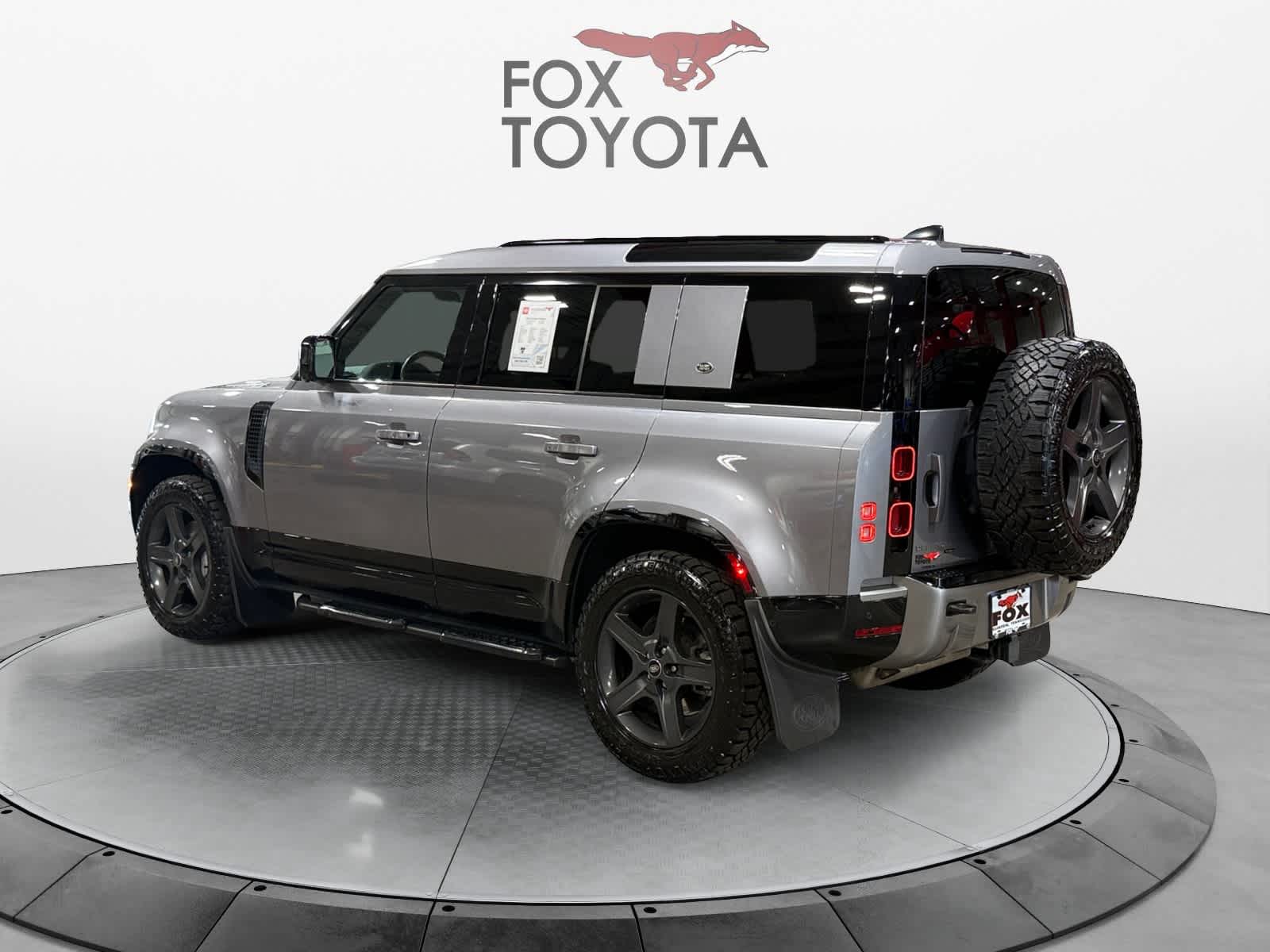 2022 Land Rover Defender X-Dynamic SE