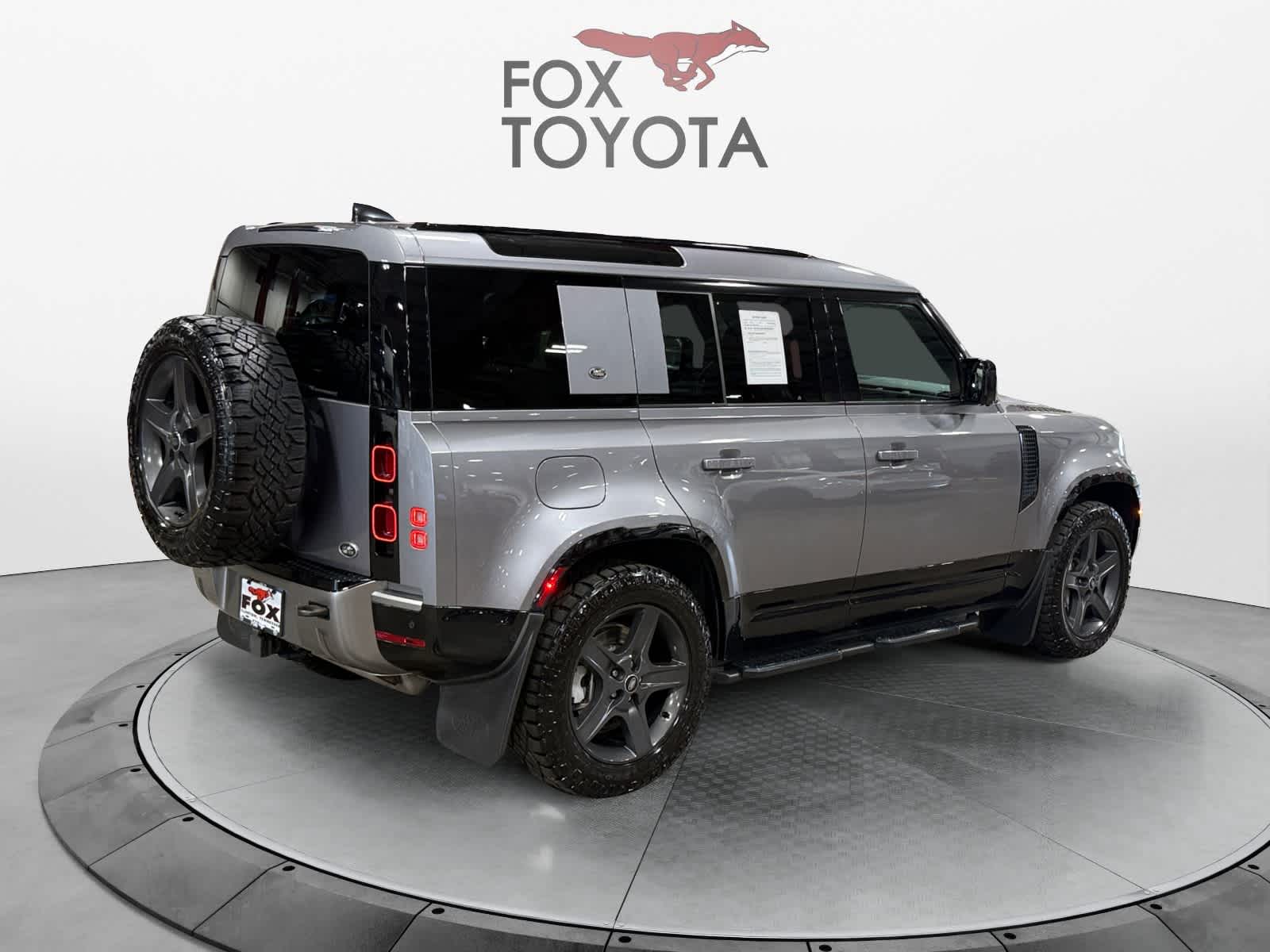 2022 Land Rover Defender X-Dynamic SE