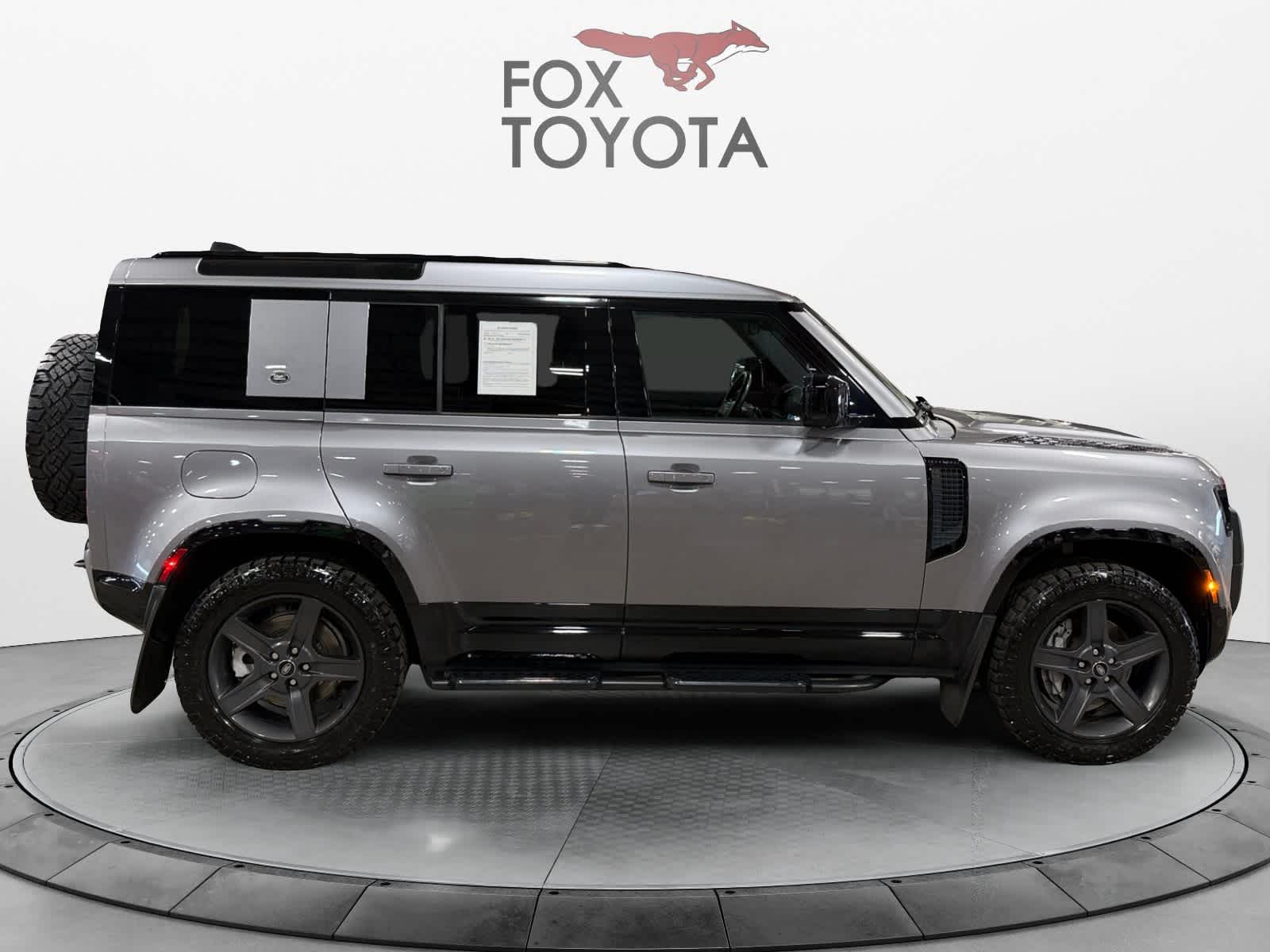2022 Land Rover Defender X-Dynamic SE