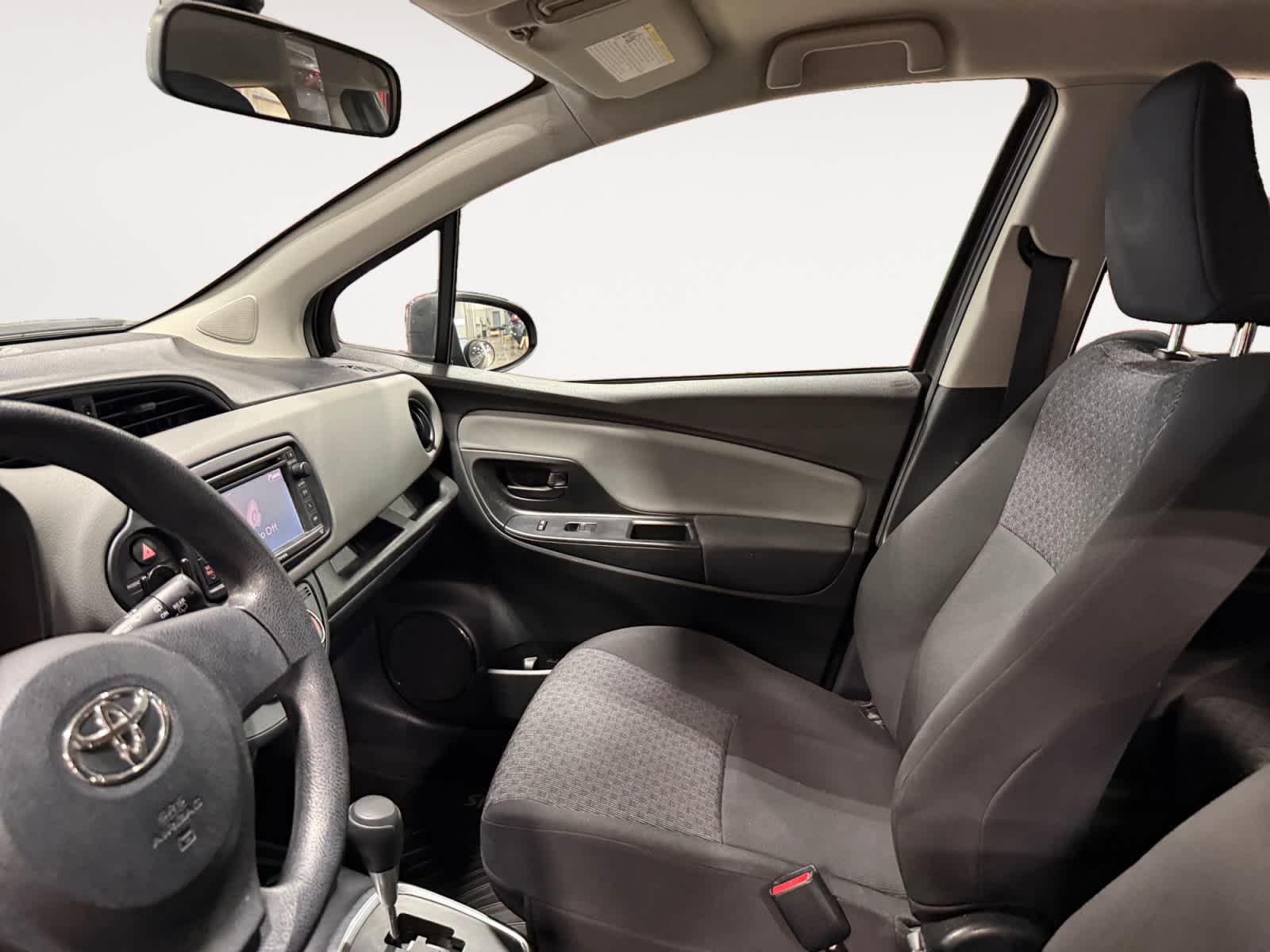 2016 Toyota Yaris L