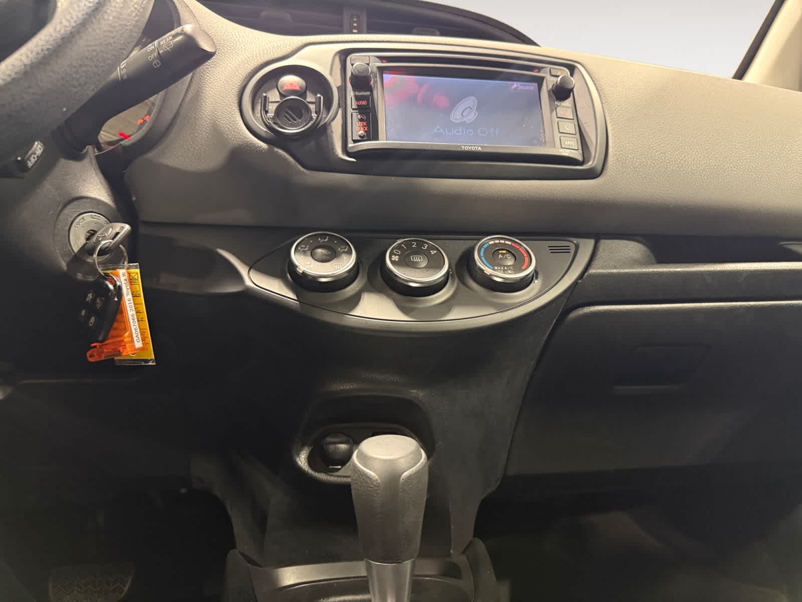 2016 Toyota Yaris L