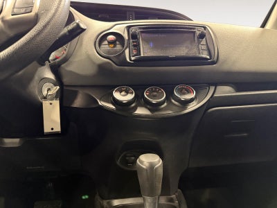 2017 Toyota Yaris L