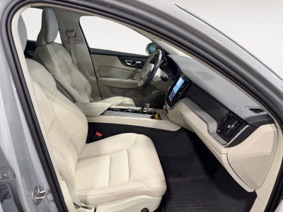 2025 Volvo V60 Cross Country Plus