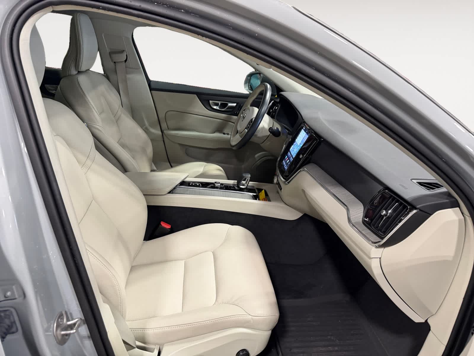 2025 Volvo V60 Cross Country Plus