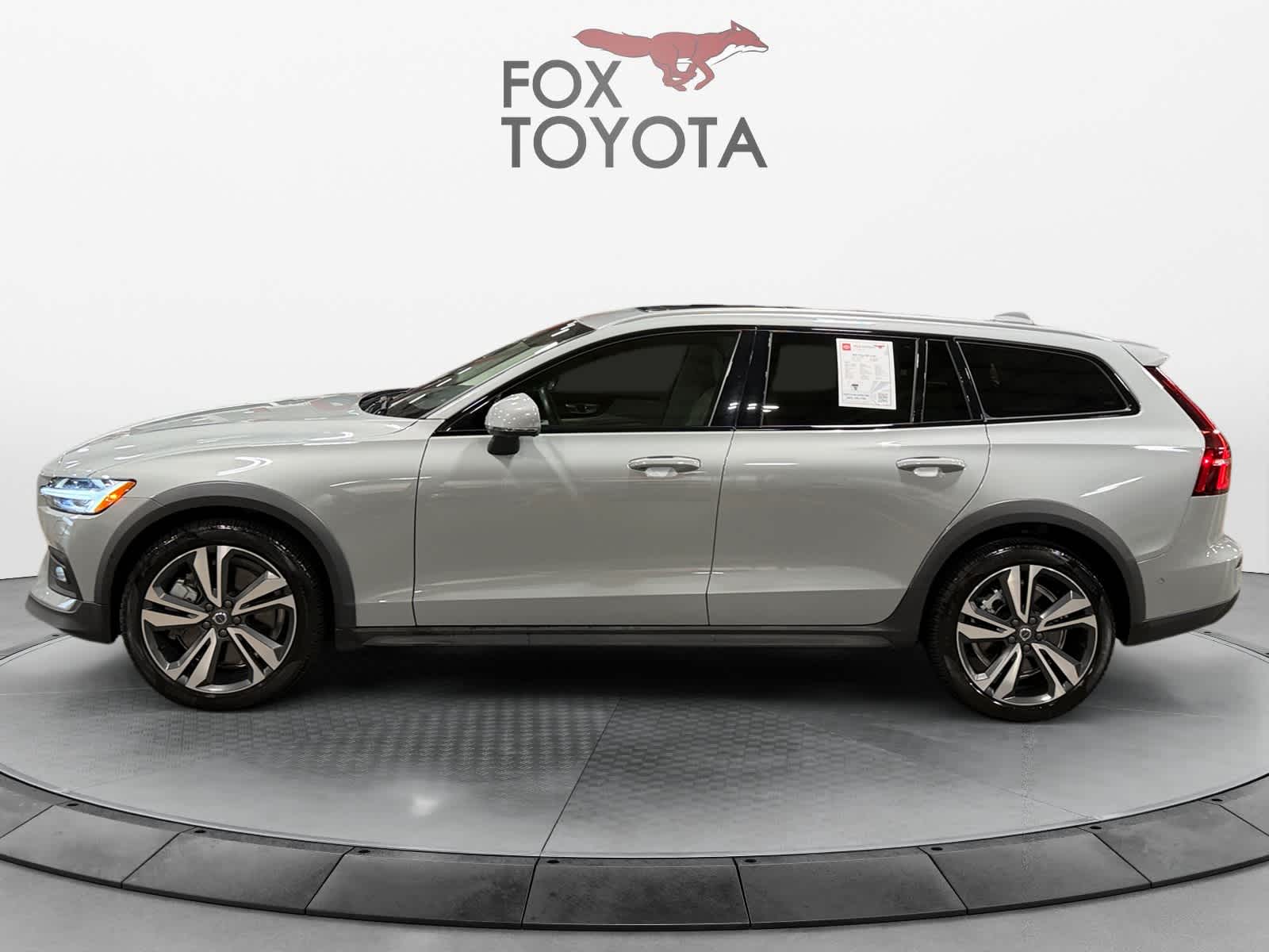 2025 Volvo V60 Cross Country Plus
