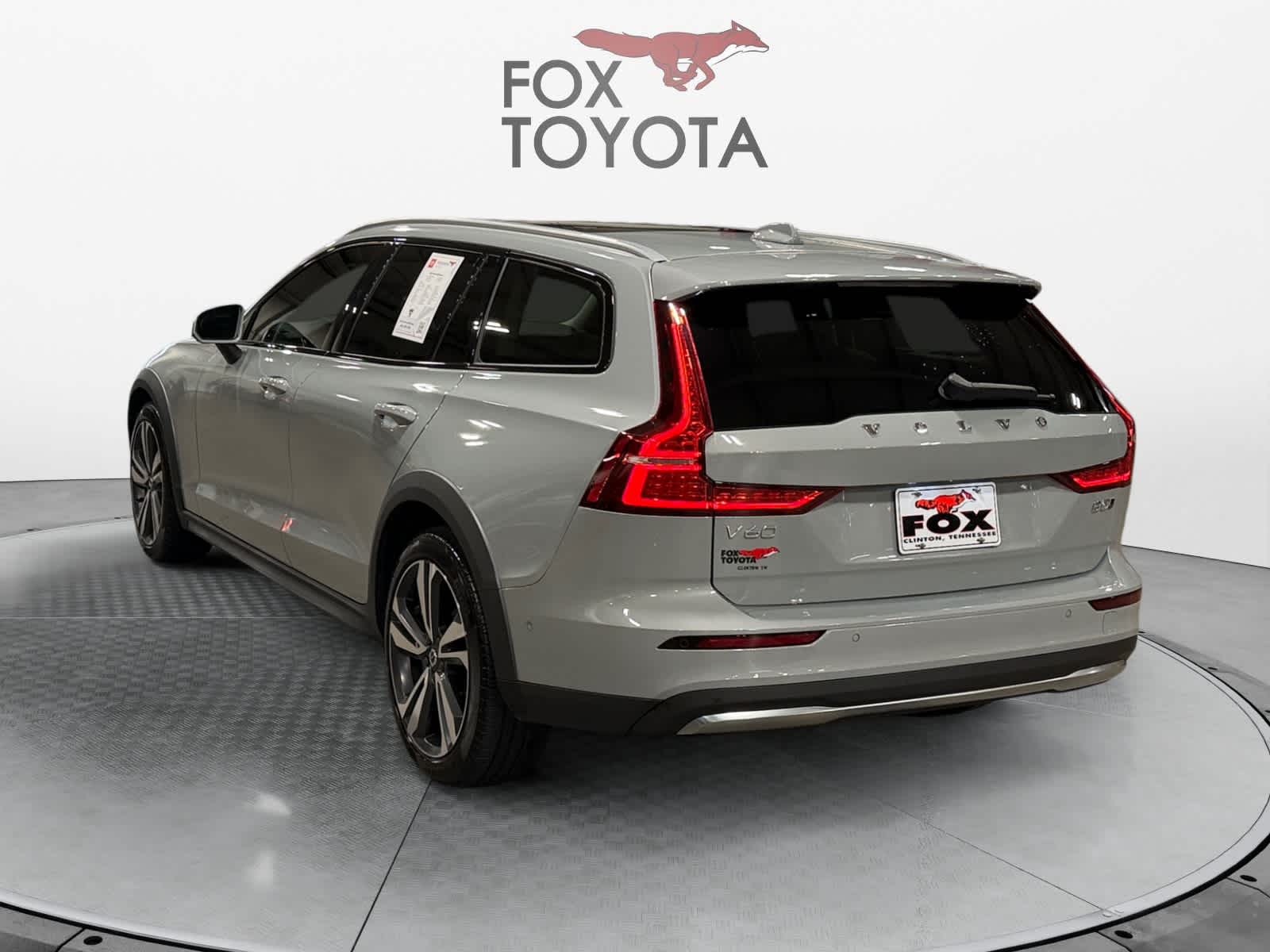 2025 Volvo V60 Cross Country Plus
