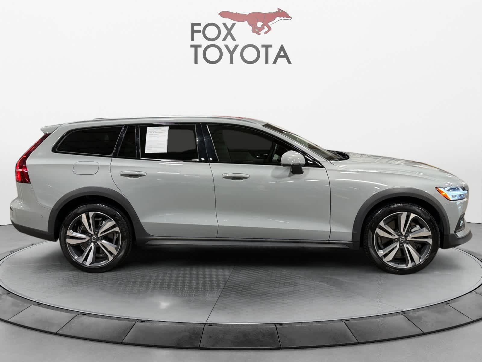 2025 Volvo V60 Cross Country Plus