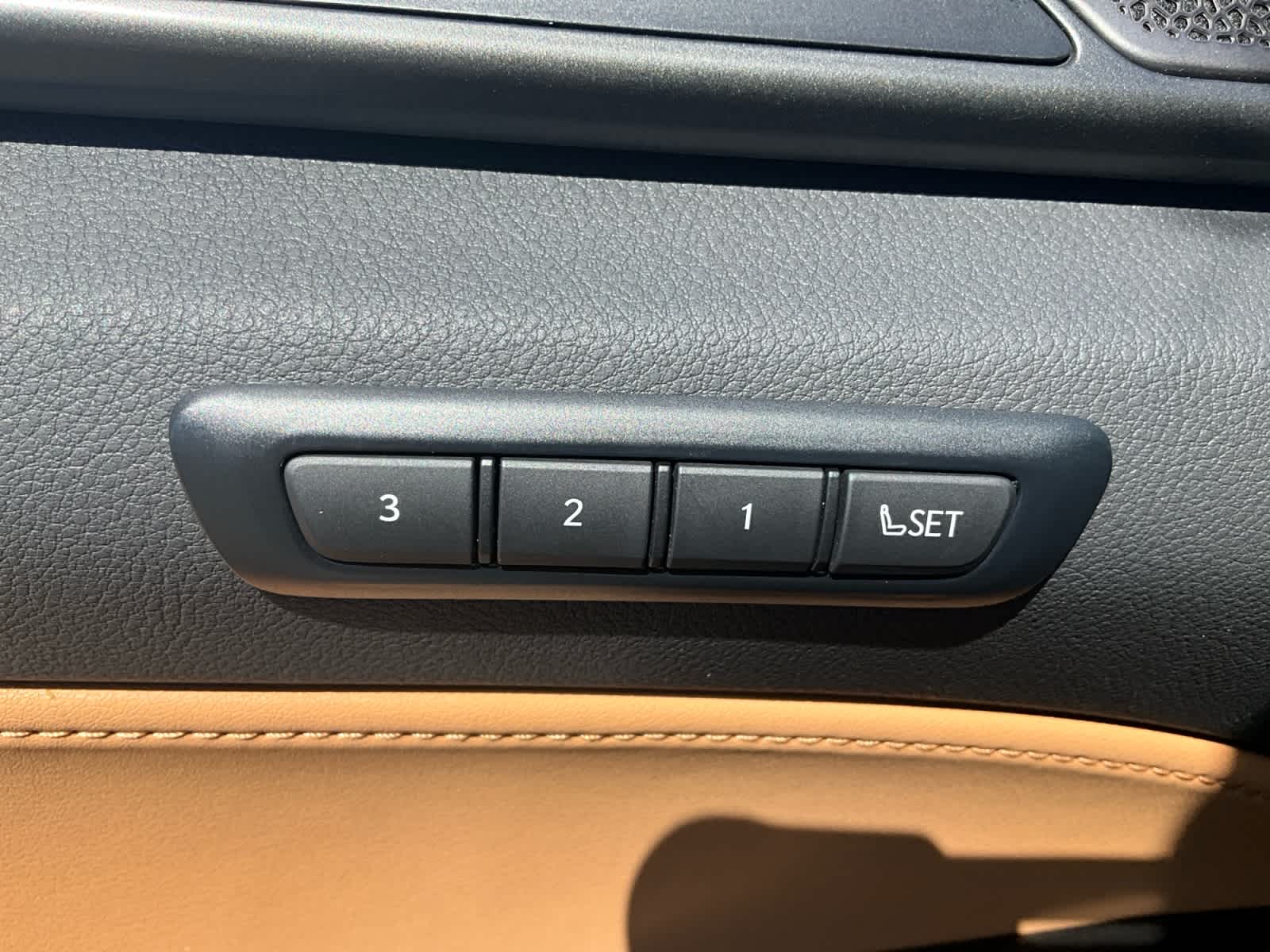 2025 Lexus NX 350h Luxury