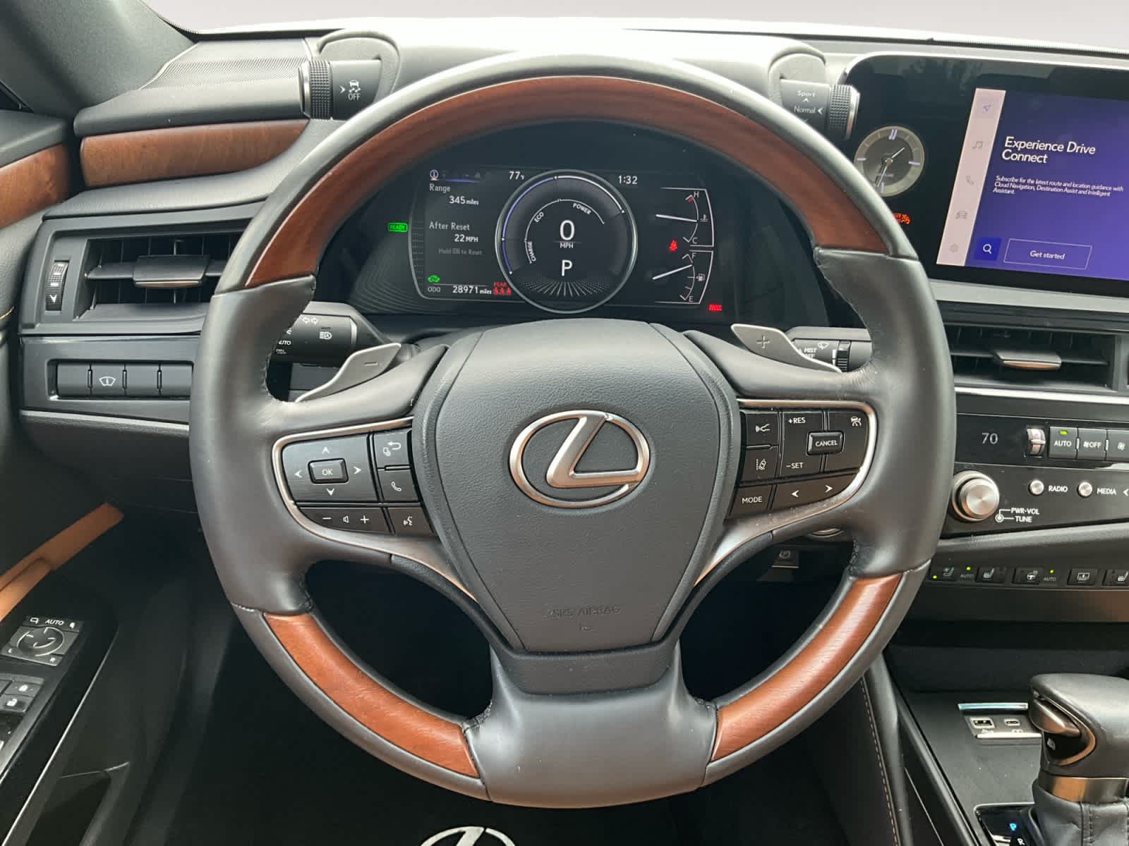 2023 Lexus ES 300h Luxury